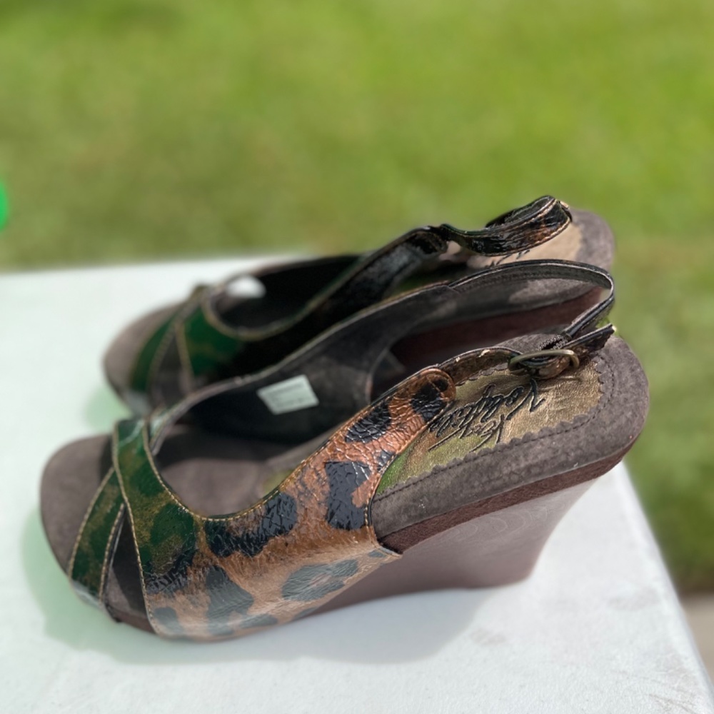 Leopard - Picture 2 of 2